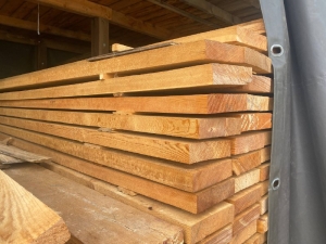 Доска обрезная из лиственницы Доска обрезная из лиственницы